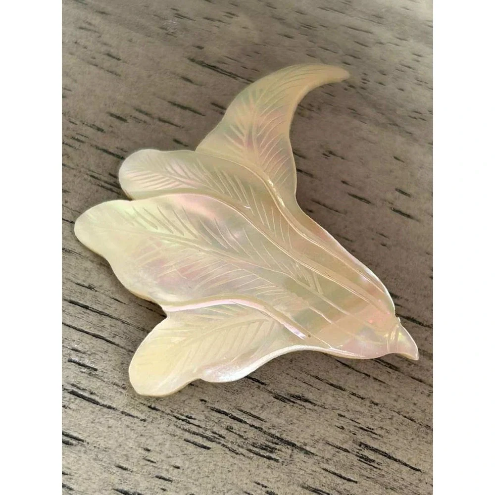 Vintage Nacar Genuino Mother of Pearl Carved Leaf Brooch Iridescent Pin